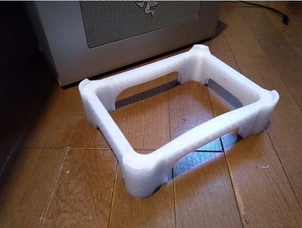 razer nucleo egpu scatola verticale base noxovy 3d print model - Mito3D