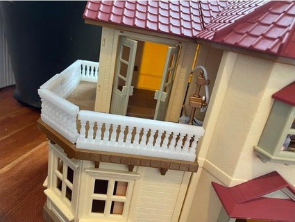 calicó criaturas rojo techo casa barandillas cosersarahsew 3d print model - Mito3D
