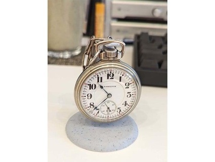 pocket watch stand awgas 3d print model - Mito3D