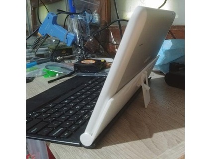 10 inch tablet holder kickstand blurpng 3d print model - Mito3D