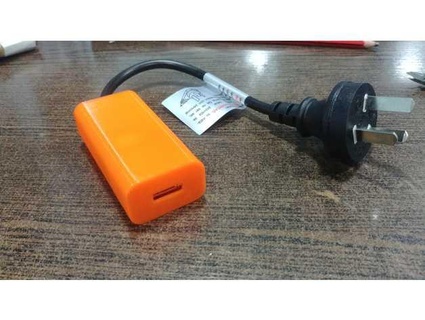 lg mcs 04wd USB cargador compatible caso funda alfvicente 3d print model - Mito3D