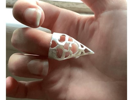 ornamentado dedo garra gorgonopsis 3d print model - Mito3D