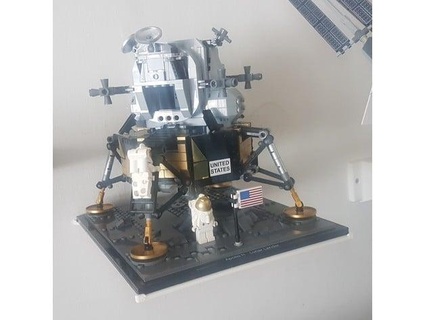 Lego lunar aterrizador pared montar ssuk 3d print model - Mito3D