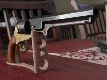 1851 puledro Marina Militare revolver Schermo In piedi marajadesfather 3d print model - Mito3D