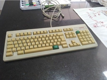compaq profissional mesa 2000 teclado boné diegodiano 3d print model - Mito3D