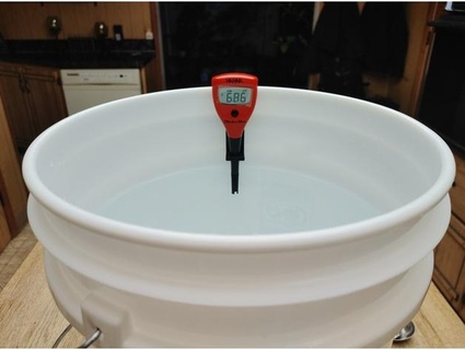hanna ph meter clip holder - 5 gallon bucket mrmatthorner 3d print model - Mito3D