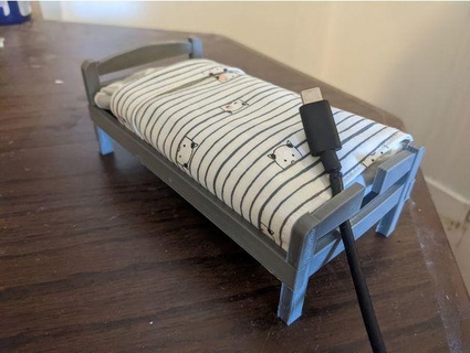 bed phone charging station - pixel 4a ifilpretty 3d print model - Mito3D