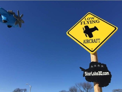 low flying plane sign starlabs3d 3d print model - Mito3D