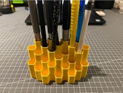 beehive hexagon pen holder clockworkautomation  3d print model - Mito3D