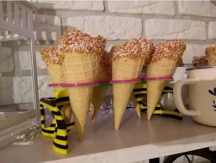 gelo creme waffle cone suporte aniversário festa Srrudzin 3d print model - Mito3D