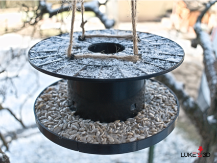 spool bird feeder lukes3d  3d print model - Mito3D