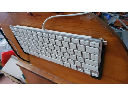 fio maçã mini teclado parede monte cruzer619 3d print model - Mito3D