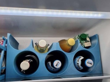 garrafa suporte armazenamento geladeira sede guaxinim 3d print model - Mito3D