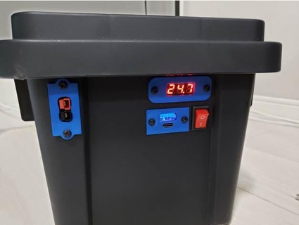 Mini Digital Voltmeter Panel montieren schwarze Stiefel 3d print model - Mito3D
