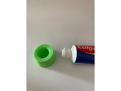 Stand Zahnpasta Röhren deretrobro 3d print model - Mito3D