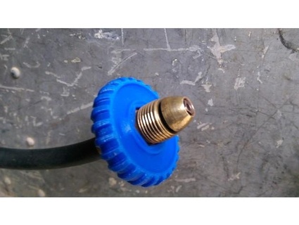 propane tank hose fitting knob wrench - support skinny macelius 3d print model - Mito3D