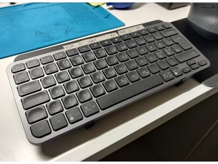 teclado ficar pé Logitech mx chaves mini deitado 3d print model - Mito3D
