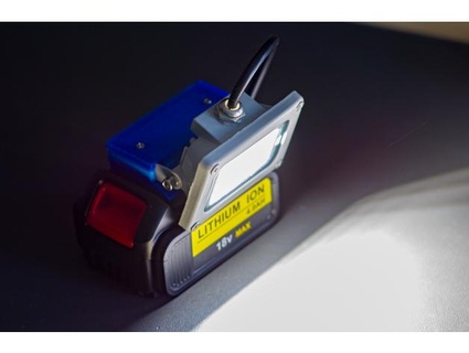 alluvione luce adattatore dewalt batterie Hughmann 3d print model - Mito3D