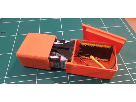 único 9v esp32 caja by asafché 3d print model - Mito3D