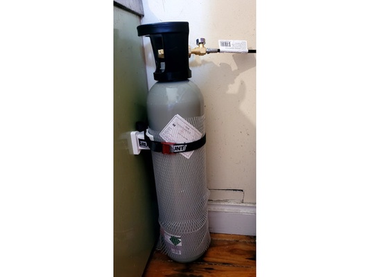 16 cm co2 tank mounting bracket by koreaki beer brewing cylinder gas soda sodastream stream wall mount 3d print model - Mito3D