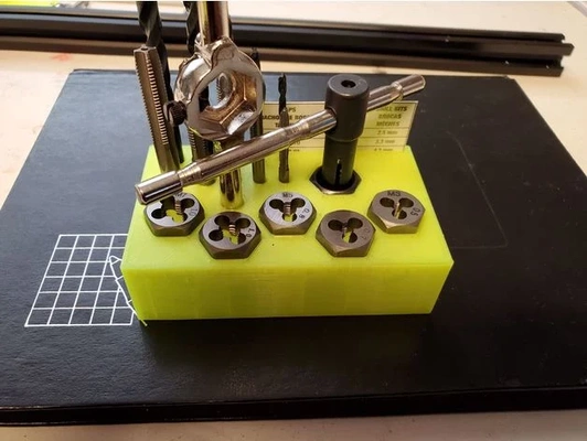 organizer metric tap drill die - modified m7 hole by corrupted aether 3d print model - Mito3D