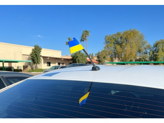 voiture antenne drapeau by zbysior auto ukraine 3d print model - Mito3D