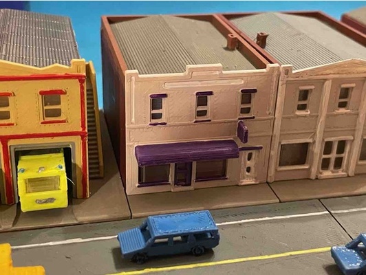 kasaba bina us 4 dükkan z scale by bonnerbiber çocuk kulübü model demiryolu tren trenler n ölçek manzara arazi 3d print model - Mito3D