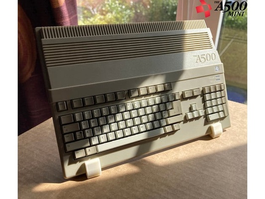 amiga 500 mini a500 exibição ficar pé by retromania a500mini amiga500 retrogamesbiz 3d print model - Mito3D