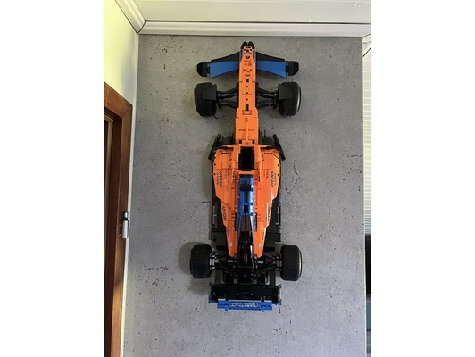 wall mount mclaren formula 1 gara macchina 42141 by dh proprietari formula1 lego f1 3d print model - Mito3D