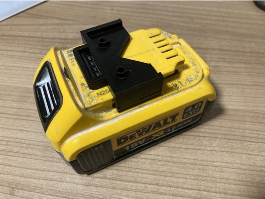 dewalt support batterie by ncmemory 20v akku licou batteries licol wandhalter wandhalterung 3d print model - Mito3D