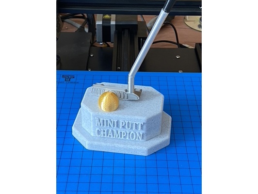 mini putt champion trophée by chrismoylan golf jouer balle putter mettant trophées tasse 3d print model - Mito3D