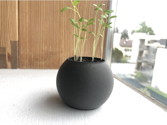 minimalist planter ball by halftone project decoration flower pot garden gardening plant plants 3d print model - Mito3D