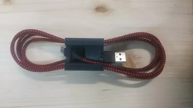 câble titulaire soutien empilable 3d impression modèle trio USB recharger 3d print model - Mito3D