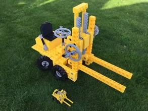 empilhamento blocos gigante empilhadeira caminhão 5 escala 3d impressão modelo trio brinquedo Lego garfo lift tijolos 3d print model - Mito3D