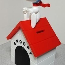 snoopy vs Kızıl baron banka oyuncaklar kumbara pilot oyuncak xyzchallenge 3d print model - Mito3D