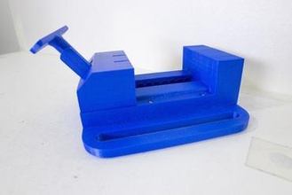 80 mm vidasız Yardımcısı maker diy Başkan değirmen matkap basın işleme makinist kelepçe 3d print model - Mito3D