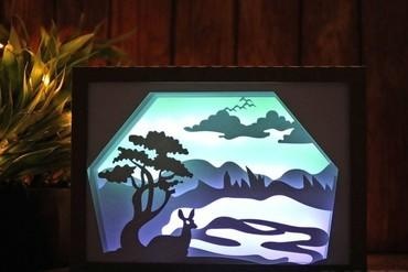 güzel geyik oturma yakın göl ışık Kutu ev hafif kutu Lamba Lampara 3d print model - Mito3D