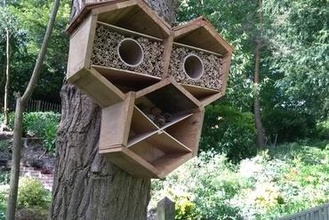 Bienen-hotel Ihre home Garten Holz 3d print model - Mito3D
