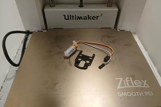 bltouch soporte ultimaker 2 3D impresora partes mejoras um2 sensor auto cama arrasamiento 3d print model - Mito3D