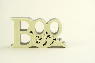 boo Ihre home halloween design sign signage glowbug glühen dunkel earl grey gelb faberdashery 3d print model - Mito3D