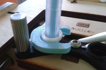 bowden tube clip 3d printer parts enhancements clamp feeder extruder bowden-tube blue horse shoe retraction stringing 3D print model - Mito3D