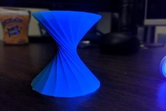 Coole low-poly stehen Kunst design stand einzigartig 3d print model - Mito3D