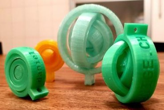 customizable rotating rings keychain gadget openscad 3d print model - Mito3D