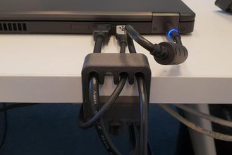 escritorio clip de cable su casa la oficina el gestión cables soporte 3d print model - Mito3D