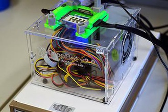 dropbot Fall techfortrade Mikrofluidik - Elektronik 3d print model - Mito3D