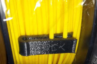 filament clip 285 mm L'imprimante 3d de pièces améliorations titulaire bobine 3d print model - Mito3D