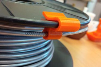 filament retaining clip 3d printer parts enhancements ultiamaker valcrow organize 3d print model - Mito3D