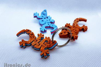flexi articulated gecko keychain dual color jewelry jtronics animal flexible flex print place 3d print model - Mito3D