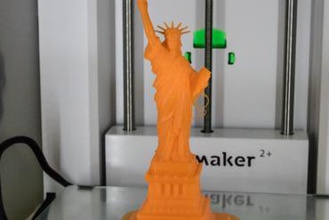 freiheitsstatue nueva york ela handyst onforme a la estatua de libertad stand móvil su casa ajo pie smartphone 3d print model - Mito3D