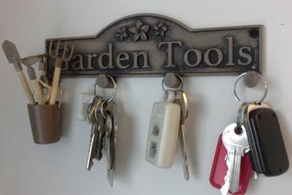 Gärtner Schlüsselhalter Ihre home Schlüssel Halter tools bei der Gartenarbeit Garten hanger Dekoration Dekorative Wand-Kleiderbügel 3d print model - Mito3D